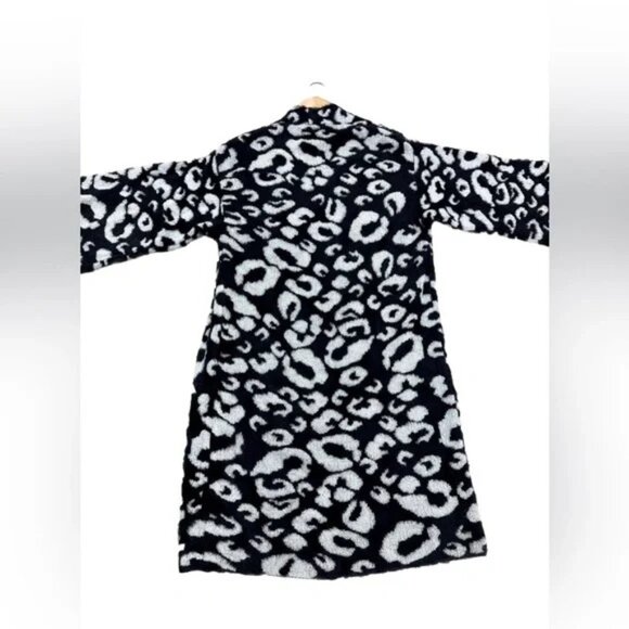 Anthropologie NWT Akemi + Kin Kimono Fuzzy Long One Size Flare Sleeve - Picture 2 of 11